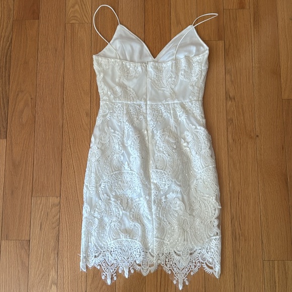 Hello Molly White Dress - Picture 4 of 5